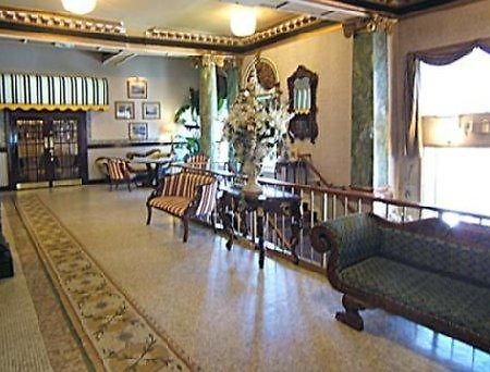 Clarion Inn & Suites بيلفي المظهر الخارجي الصورة