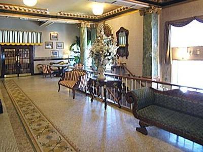 Clarion Inn & Suites بيلفي المظهر الخارجي الصورة