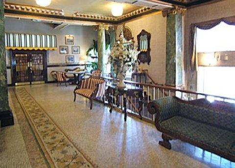 Clarion Inn & Suites بيلفي المظهر الخارجي الصورة